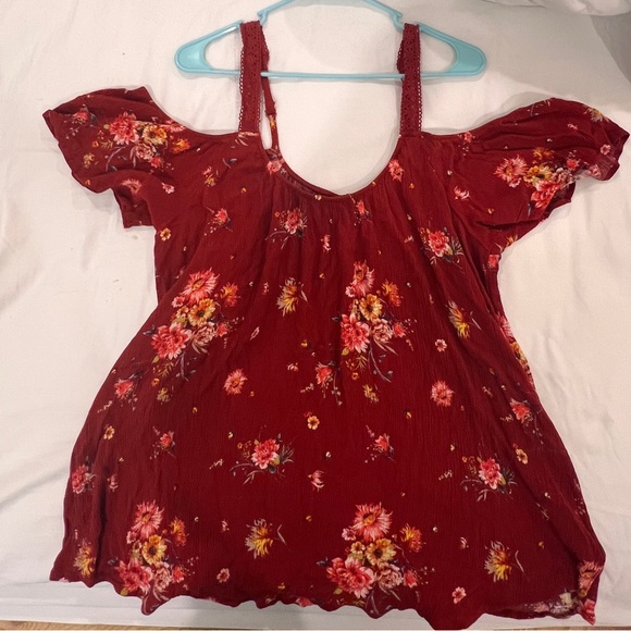 Torrid 2X cold shoulder Spring/Summer top - Picture 2 of 4